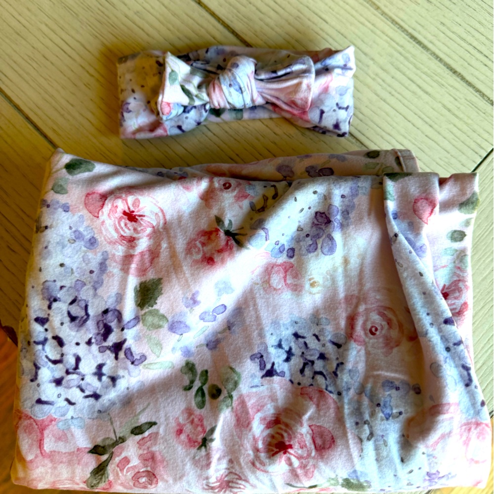 Caden Lane Henlee Hydrangea Set! bow headband 0-3 month and swaddle blanket.